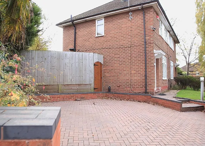 Comfy 2Nd Home Stays Erdington-Birmingham Retreat - Sleeps 5-6 - Free Parking - Superfast Wifi - Ideal For Contractors - Group - Long Stays