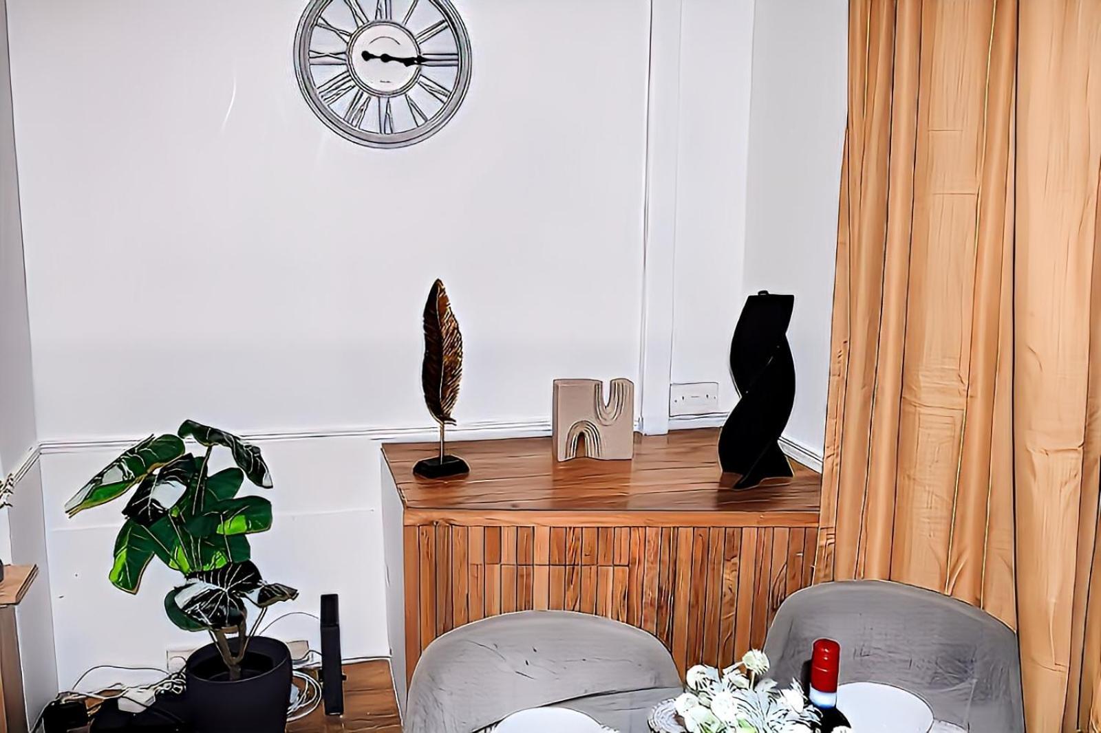 Apartment Comfy 2nd Erdington-birmingham Retreat - Sleeps 5-6 - Free Parking - Superfast Wifi - Ideal For Contractors - Group - Long Birmingham
