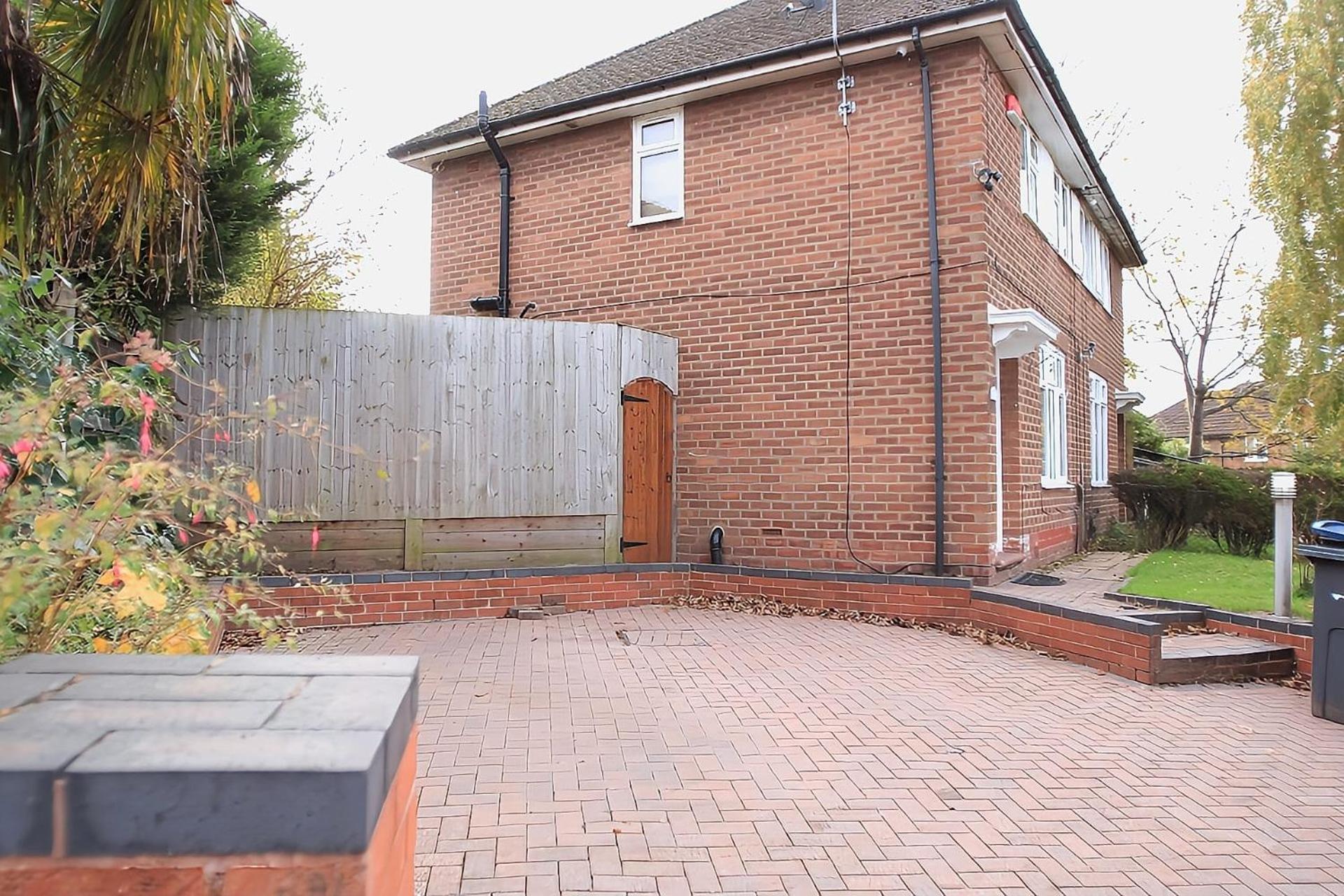 Apartment Comfy 2nd Erdington-birmingham Retreat - Sleeps 5-6 - Free Parking - Superfast Wifi - Ideal For Contractors - Group - Long Birmingham